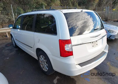 2013 Chrysler Town & Country Touring z USA, uszkodzony, nr VIN 2C4RC1BG9DR539291